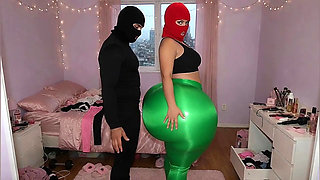 Big Ass Girl in Tight Green Leggings Gets Pressed Hard in Room