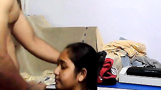 Chubby Bengali Chick Giving Blowjob To Her Lover