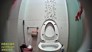 Cute amateur brunette naughty in solo jerking show on camera