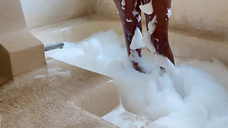 Play with Me in the Bath Tub
