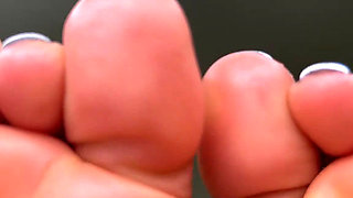 Wrinkly Toes up-close