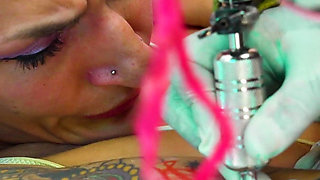 Alt Girl Anal Fucked During Tattoo Session - Sloppy BJ & Squirt