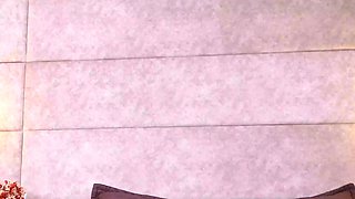 Brunette Shows You How It's Done