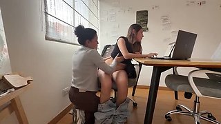 Scarlettandc Lesbian Sex: Big Ass Latina Fucks and Eats Pussy in HD