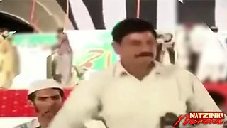 Roadside Blowjob: Brunette Exposes Boobs and Gives Head in Car