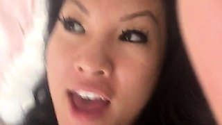 Sexy hottie Anetta Keys enjoys a solo toy masturbation