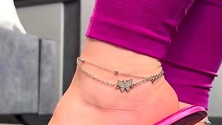 Amateur porn Gives Us Some Foot Fetish Aurora