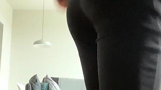 amateur raintree03 flashing ass on live webcam