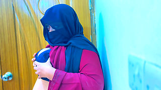 Egyptian Hot Maid Gets Super Horny & Start Masturbat in Office Room & Boss Start Handjob by Saw Her