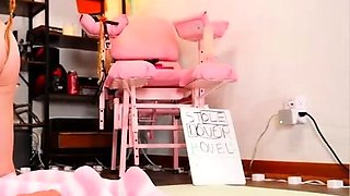 Amateur teen girlfriend toys and sucks cock at home