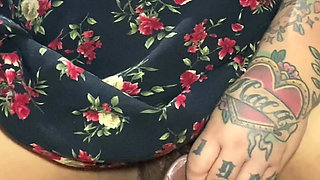 Huge dildo & phat pussy