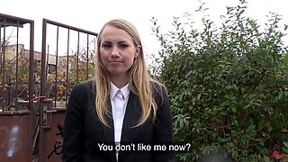 Blue-eyed blonde chick takes cash for POV fucking