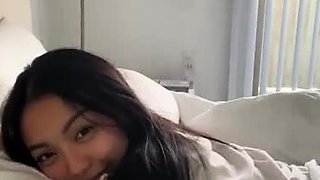 Webcam Asian camgirl testing brand new toy