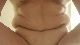 Mom on all fours moving in waiting