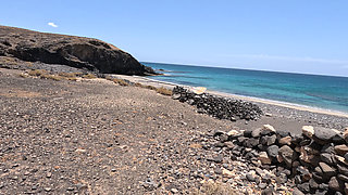 He Saw a Naked Girl on the Beach and Started Jerking off