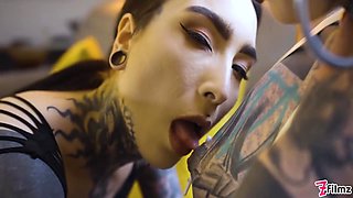 Burlesque Beautys Big Booty Strap-on Fuck