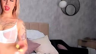 amateur texas blonde flashing boobs on live webcam