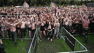 Perverse Family 52.1 (season 4): Dirty Warm up for Techno
