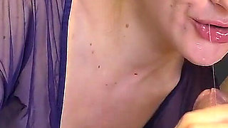 A Secretary in Leather Leggings Powerfully Sucks off the Boss in the Office and Swallows Cum