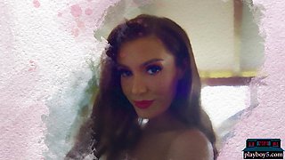 Curvy Playboy babe exposes amazing body