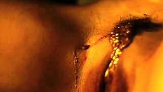 Dissolute piss fetish fingers her erotic pearl