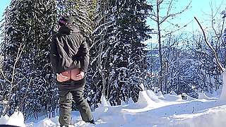 teen 18+ Public Flash in Snowboard In Mountain - Flash A La Neige VicAlouqua
