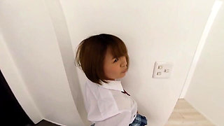 A Runaway Girl with Beautiful Big Breasts, Fucked Right at the Door! Fucked Her so Hard 1/3