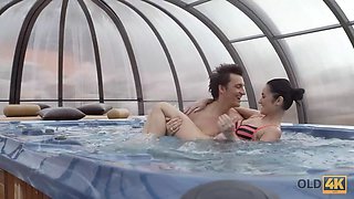 Old4k. old guy makes enjoy with his slim gf in the jacuzzi