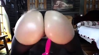 Cute blonde amateur webcam teen masturbating