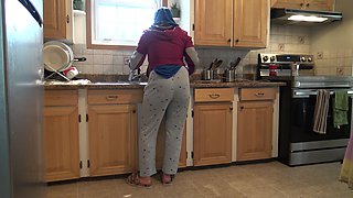 Syrian Wife Lets 18 Year Old German Stepson Fuck Her in the Kitchen