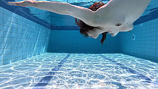 Swimming Fetish - Underwater Swimming Naked
