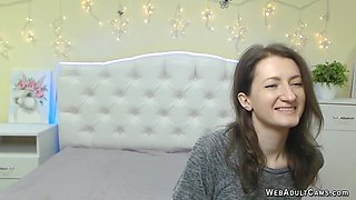 Afghan amateur babe in blue bra on webcam