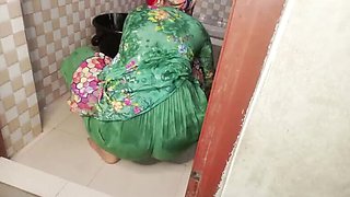 Desi Bhabi Hot Shower Fuck - Big Tits Indian Aunty Bathroom Sex