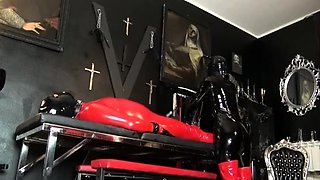 THE COUNTESS NYX - Latex Submission And Edging