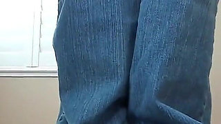 Blue Jean Wearin' MILF Jess Ryan