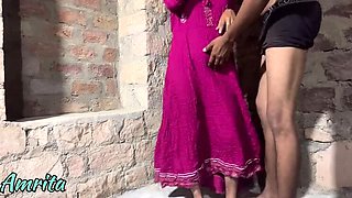 Sali ko pela - Desi Babe in Bikini Takes Anal and Cum in Mouth