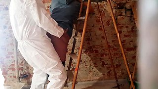 On a Building Site, I Pay a Worker with Anal and Get Cum in