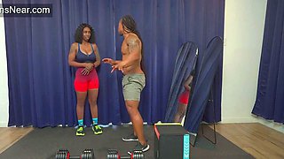 Bbc Fitness Trainer Gets Seduced By Horny Ebony -
