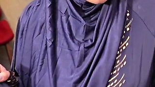 Hijabiwedding Guest Wants a Quickie Whilst Husband Is Away