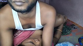 Desi Wife Ji Ko Room Mein Lejakar Raat Bhar Maje Se Choda - Ravikumar