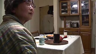 Erotic Asian woman LFB6848448105