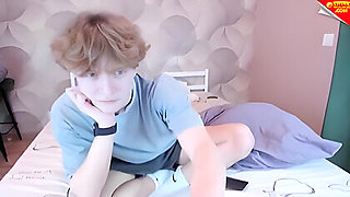 Vaping Cute Twink 2