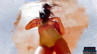 Petite latina Katherinne Sofia stripping