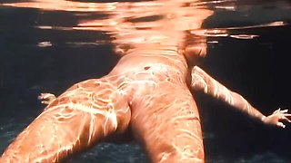 Pretty Cherry Brady's saggy porn