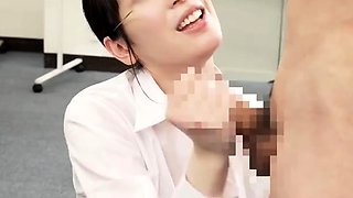 Japanese milf likes public blowjob