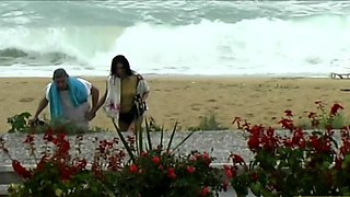 Hottie bitch gets arse fucked by the beach