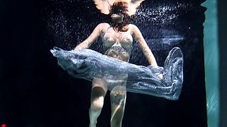 Big boobs webcam babe masturbates and rides her toy