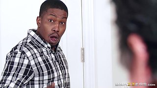 Your Wife's A Slut With Capri Cavanni, Tommy Gunn, Isiah Maxwell - Brazzers