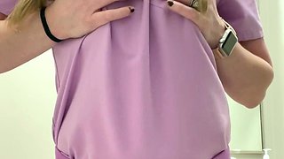 Cute amateur webcam teen girl toying pussy on webcam