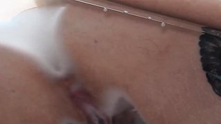 Webcam fun mature brunette with toys cum on cam